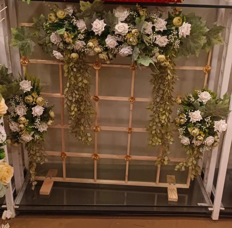 2..5ft 25 Wooden Square